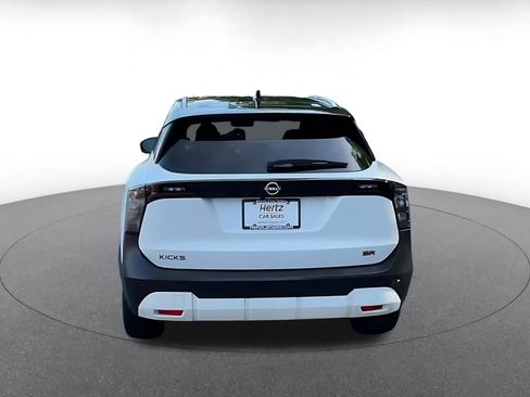 Used 2026 Nissan Kicks SR FWD image 10