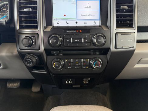 Used 2017 Ford F150 XLT w/ Equipment Group 302A Luxury AWD/4WD image 19