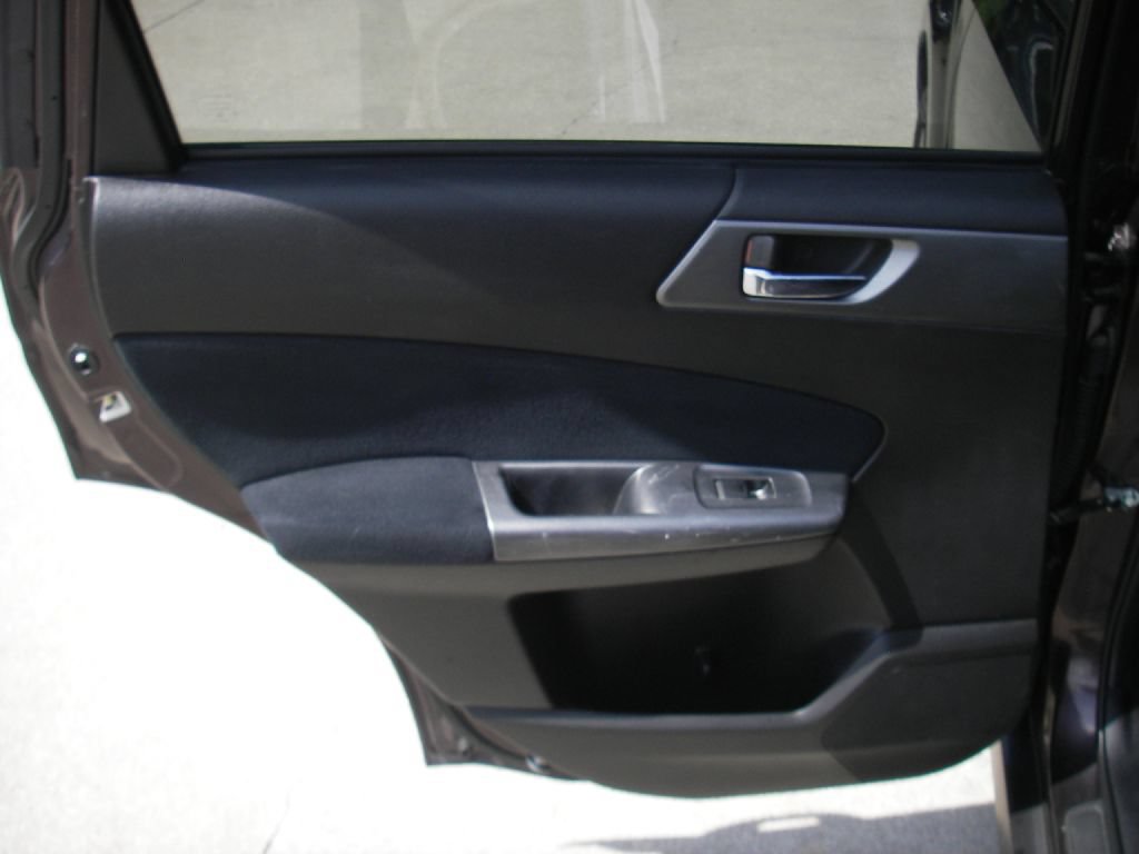 Used 2013 Subaru Forester 2.5X Limited AWD/4WD image 26