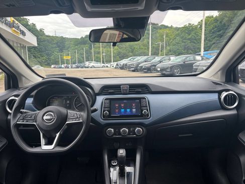 Used 2025 Nissan Versa SV FWD image 32
