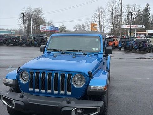 Used 2022 Jeep Wrangler Unlimited Sahara w/ Cold Weather Group image 2