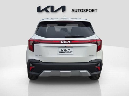 New 2026 Kia Seltos LX image 9