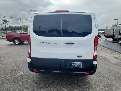 Used 2023 Ford Transit 350 XLT image 4