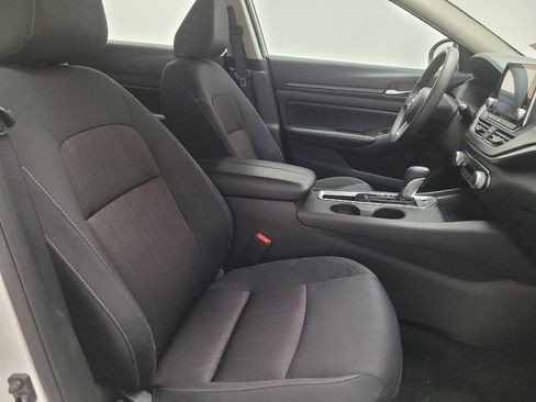 Used 2025 Nissan Altima 2.5 SV FWD image 21