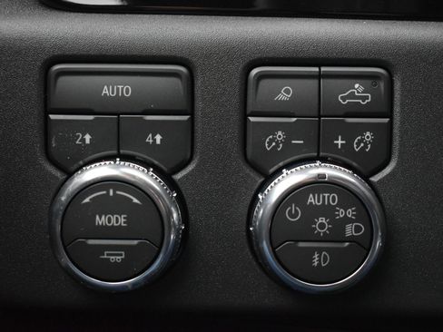 New 2026 GMC Sierra 1500 SLT w/ SLT Premium Package image 17