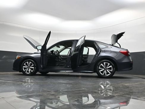 Used 2023 Honda Civic LX image 45