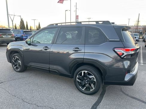 Used 2025 Subaru Forester Premium image 6