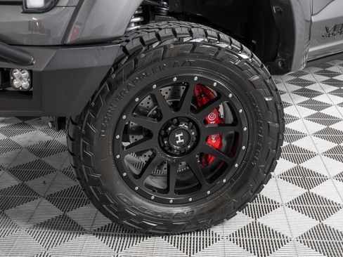 Used 2025 Ford F150 Lariat w/ Equipment Group 502A High image 33