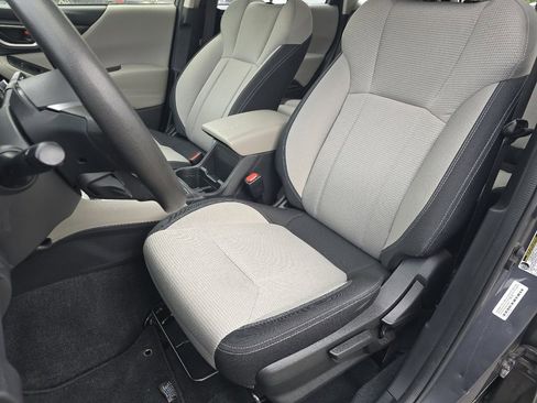 Used 2023 Subaru Forester AWD/4WD image 21