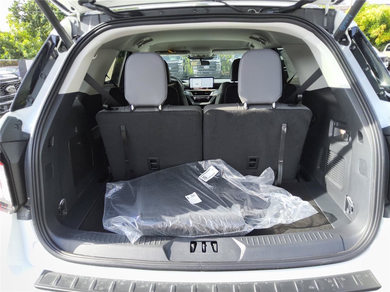 New 2026 Ford Explorer Active w/ Active Comfort Package RWD image 5