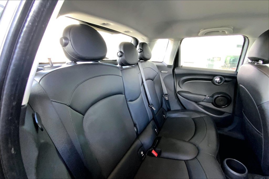Used 2016 MINI Cooper 4-Door Hardtop FWD image 24