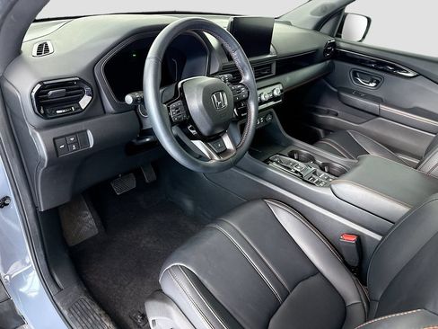 Certified 2025 Honda Pilot TrailSport image 9