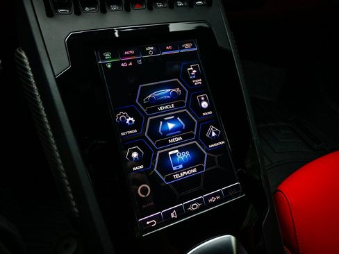 Used 2020 Lamborghini Huracan EVO AWD/4WD image 25