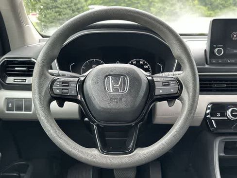 Used 2023 Honda Pilot LX image 7