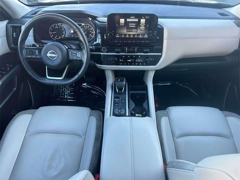 Certified 2024 Nissan Pathfinder SL image 14