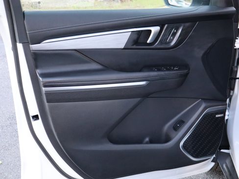 Used 2026 Buick Enclave Preferred image 19