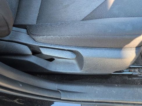 Used 2018 Toyota Camry LE w/ Moonroof Package image 12