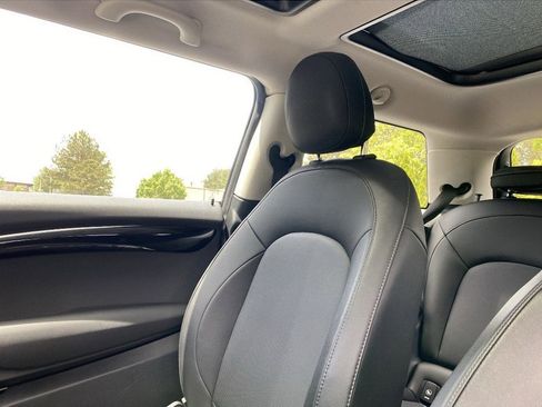 Used 2020 MINI Cooper 2-Door Hardtop FWD image 18