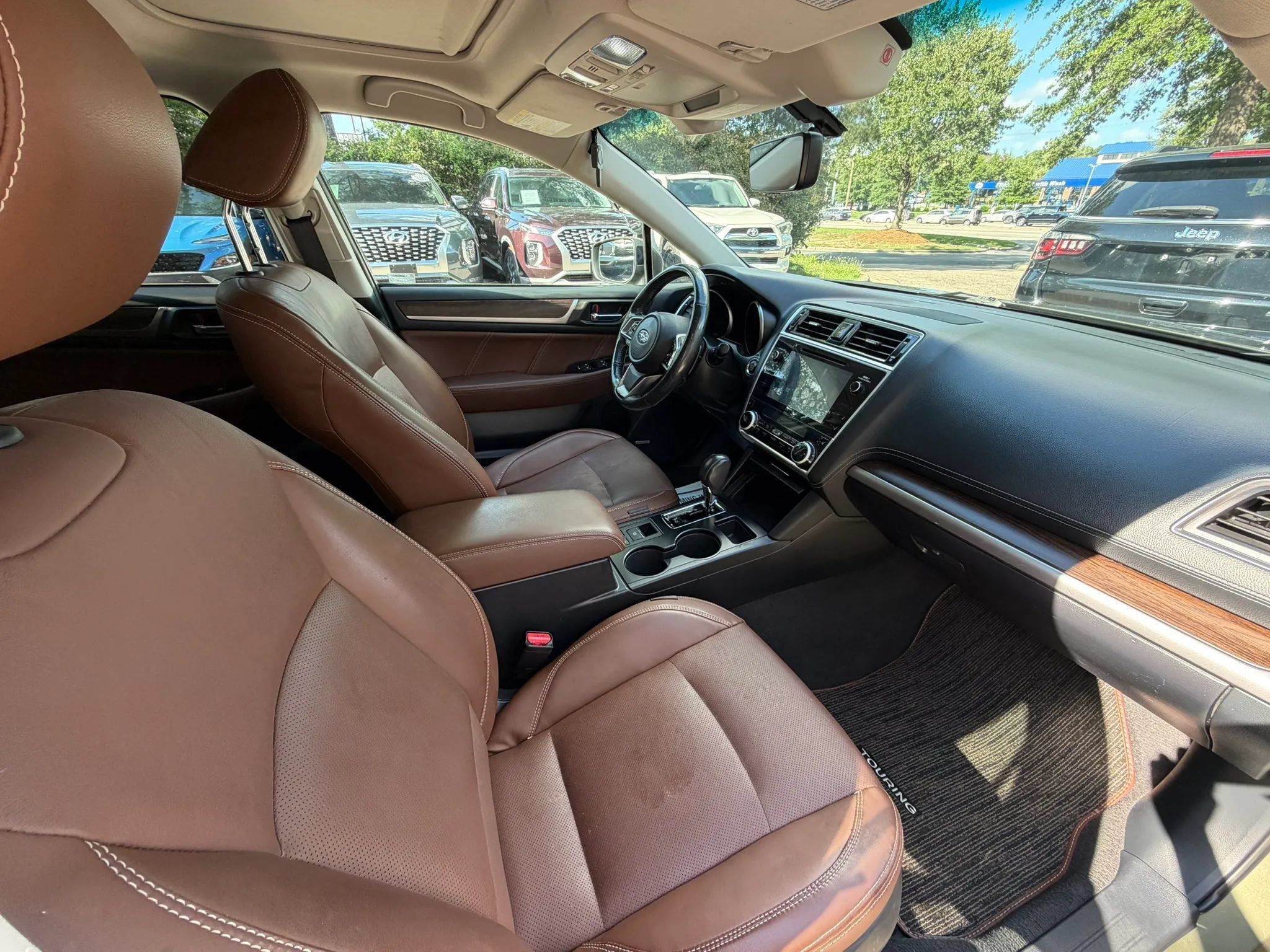 Used 2018 Subaru Outback 3.6R Touring AWD/4WD image 10