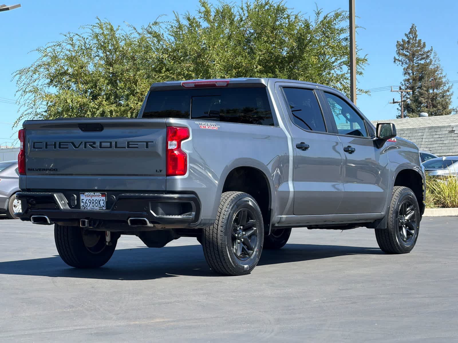 Used 2022 Chevrolet Silverado 1500 LT Trail Boss w/ LT Trail Boss Premium Package AWD/4WD image 2