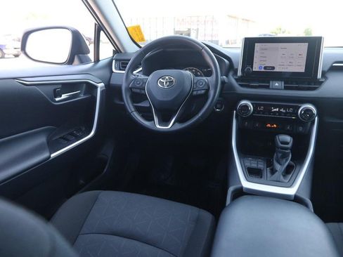 Used 2025 Toyota RAV4 XLE w/ Weather Package AWD/4WD image 21