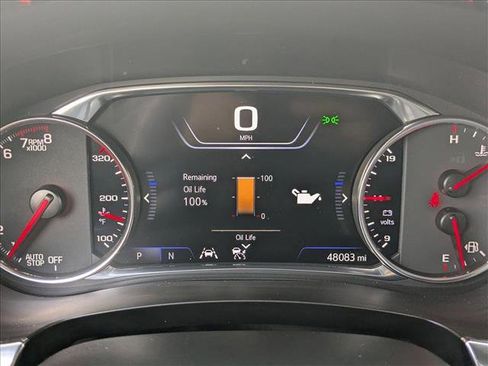 Used 2023 Chevrolet Traverse Premier image 11