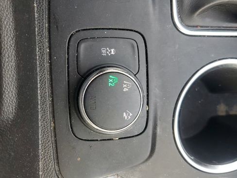 Used 2021 Chevrolet Traverse LS image 20