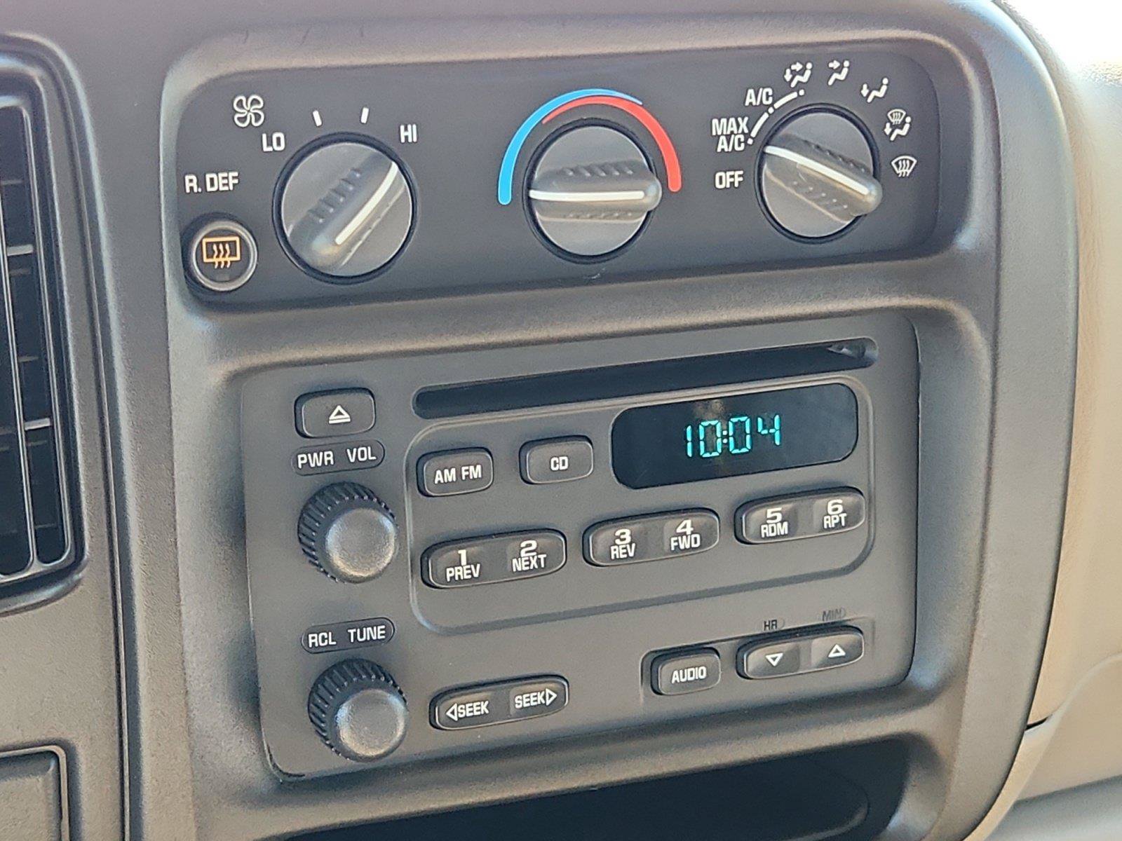 Used 2001 Chevrolet Express 1500 Passenger w/ LS Preferred Equipment Group RWD image 21