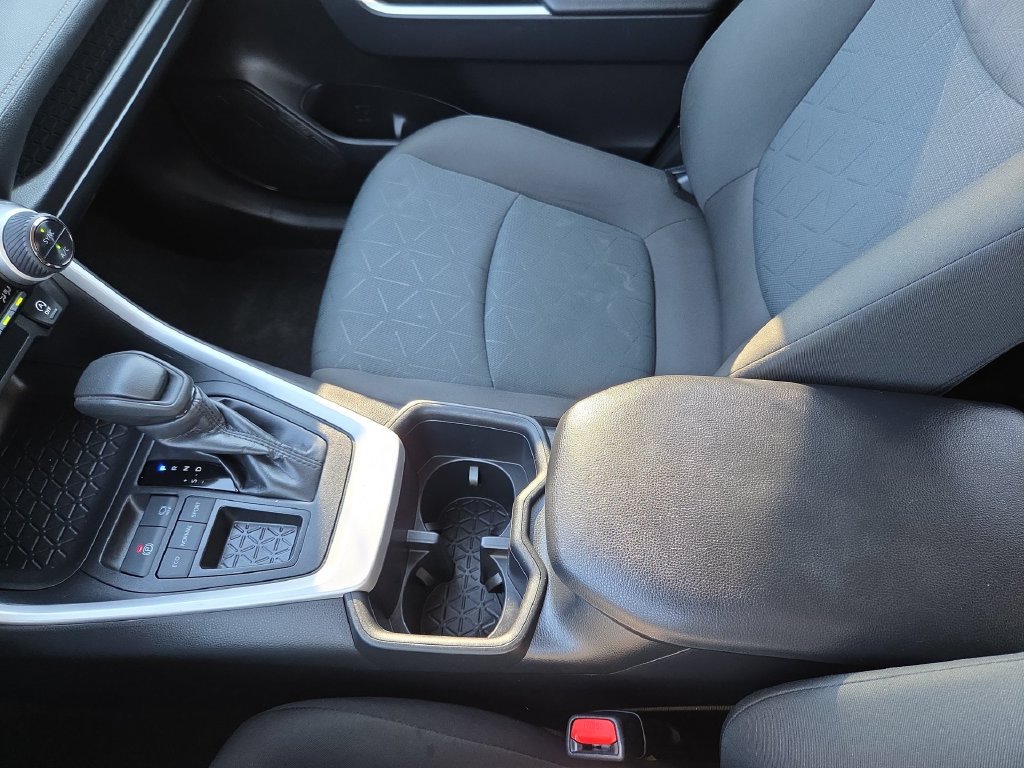 Used 2025 Toyota RAV4 XLE FWD image 22