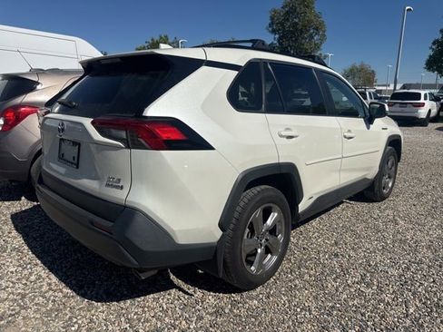 Used 2021 Toyota RAV4 XLE Premium image 3