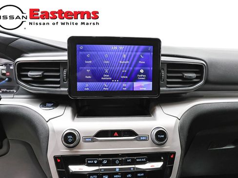 Used 2023 Ford Explorer XLT w/ Equipment Group 202A image 12