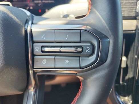 Certified 2025 GMC Yukon AT4 Ultimate AWD/4WD image 27