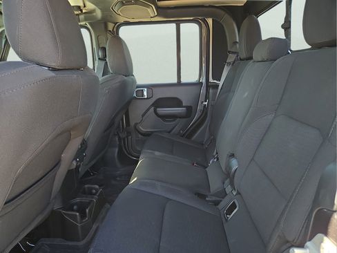 Used 2023 Jeep Gladiator Sport AWD/4WD image 19