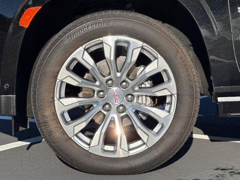 Used 2024 GMC Yukon XL Denali w/ Denali Reserve Package image 38