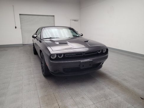 Used 2018 Dodge Challenger SXT image 14