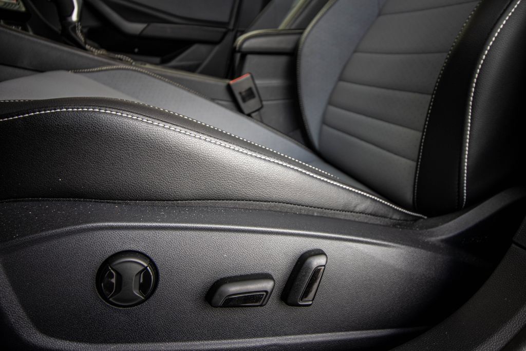 Certified 2026 Volkswagen Jetta SE FWD image 22