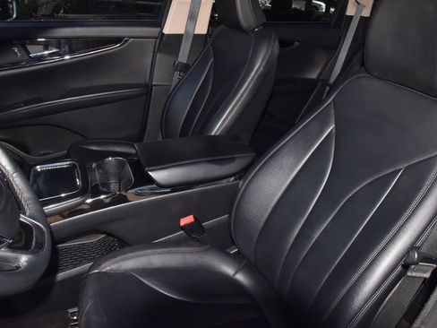 Used 2022 Lincoln Nautilus FWD w/ Premium Package image 32