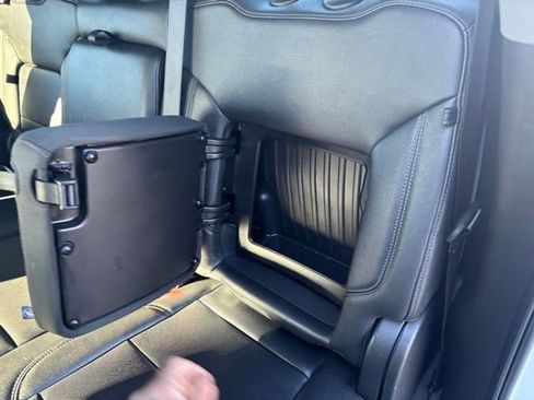 Used 2024 GMC Sierra 1500 SLT image 44