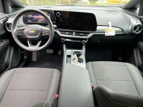 Used 2026 Chevrolet Equinox EV LT FWD image 13