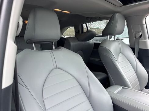 Used 2022 Toyota Highlander XLE image 26