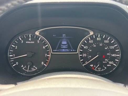 Used 2020 Nissan Pathfinder SL FWD image 18