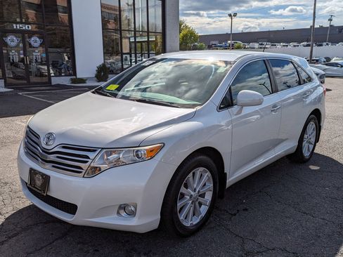 Used 2012 Toyota Venza XLE image 2