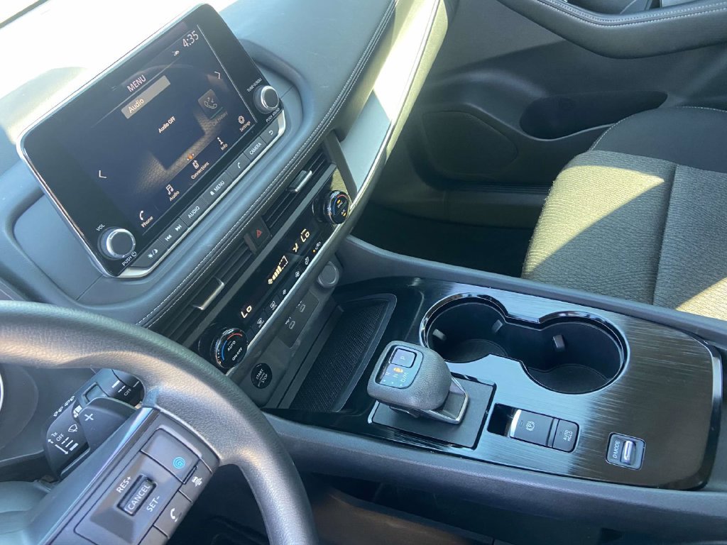Used 2024 Nissan Rogue SV FWD image 22