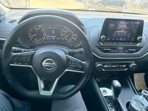 Used 2019 Nissan Altima 2.5 SV FWD image 6