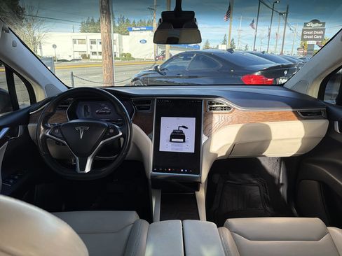 Used 2018 Tesla Model X 100D image 34