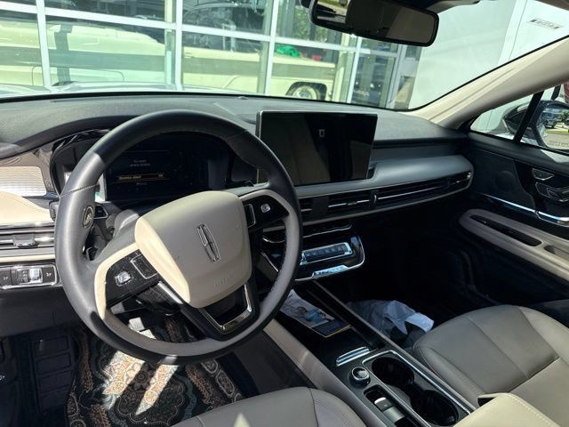Used 2026 Lincoln Corsair Premiere FWD image 5
