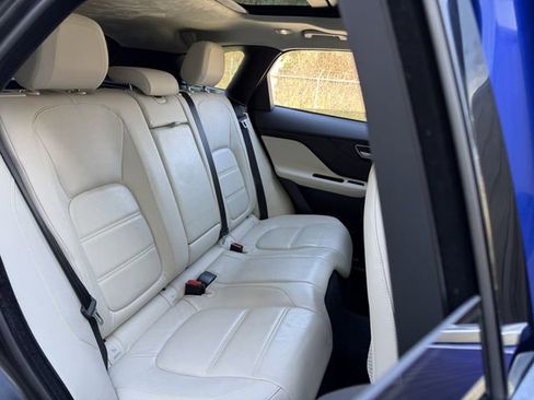 Used 2020 Jaguar F-PACE Prestige image 30