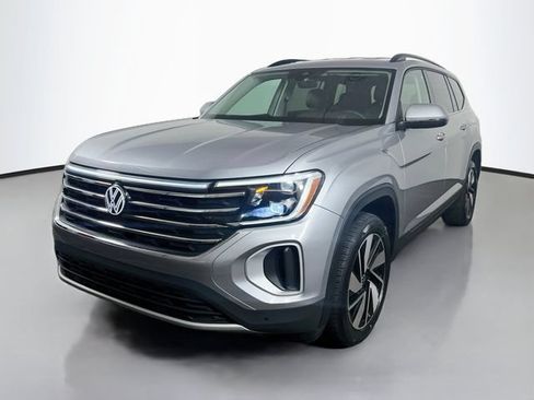 Used 2025 Volkswagen Atlas SE AWD/4WD image 5