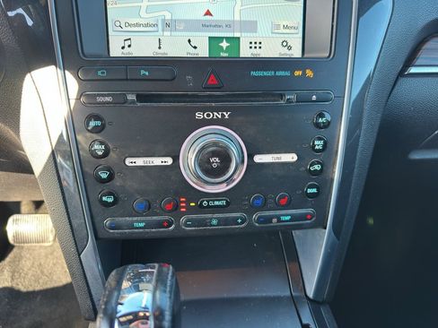 Used 2017 Ford Explorer Limited image 22