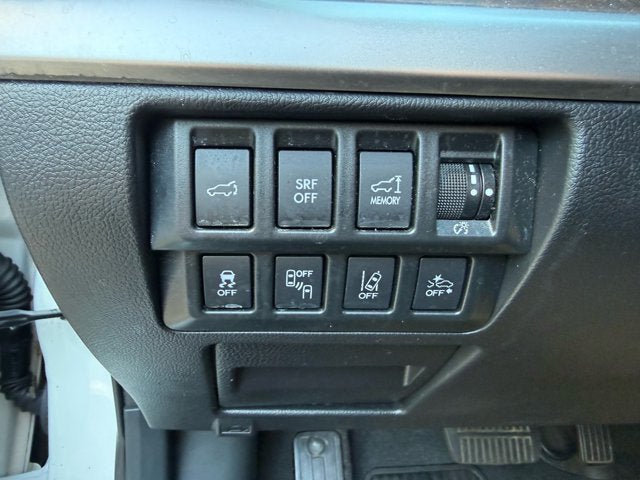 Used 2017 Subaru Outback 2.5i Limited AWD/4WD image 9